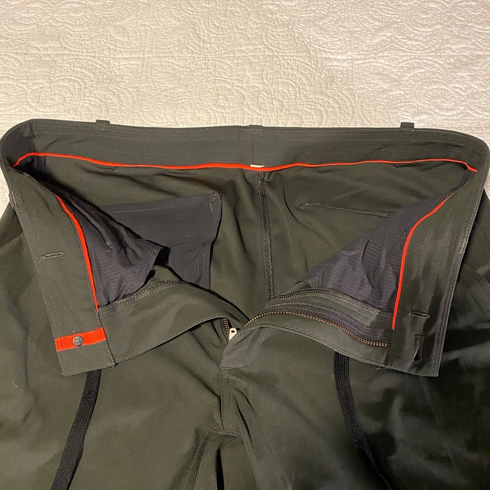 Men’s lululemon 34 in city limits pant